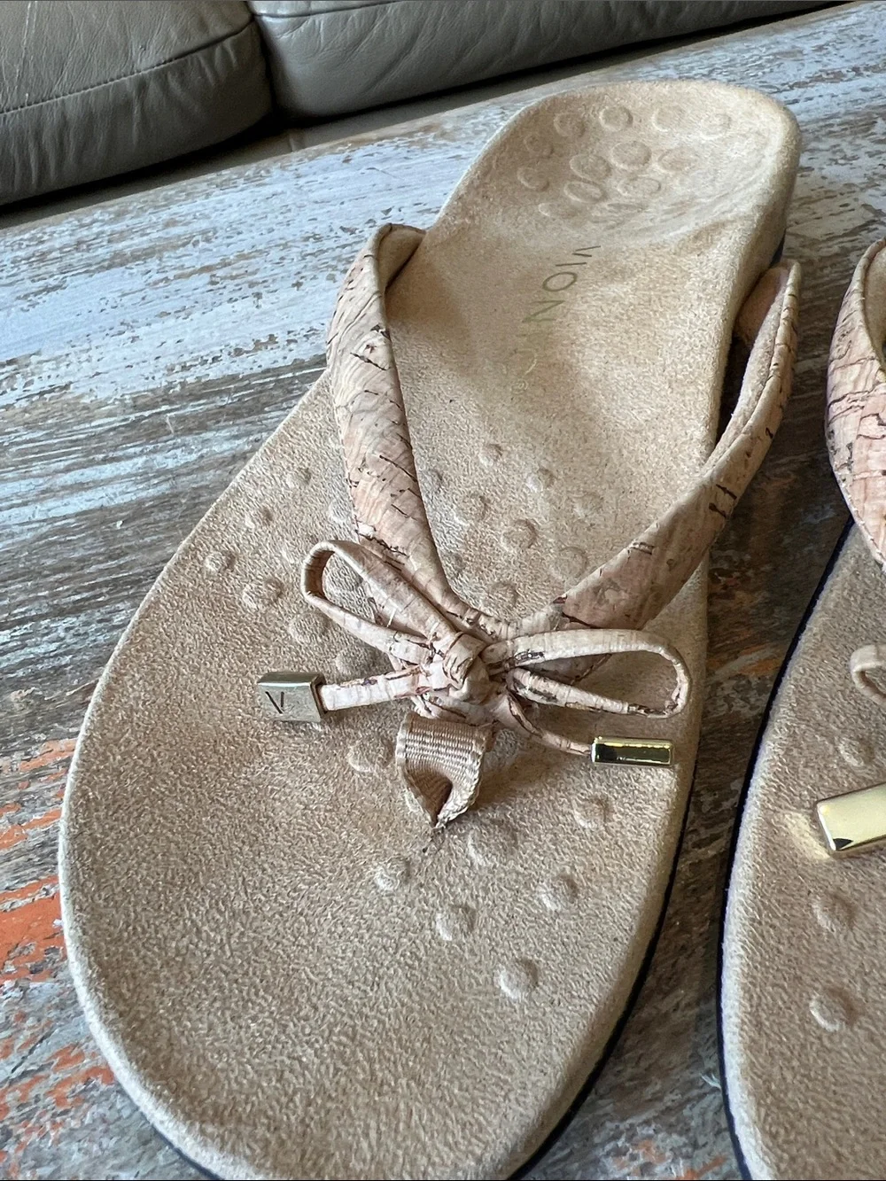 Vionic Tan Braided Thong Sandal with Cushioned Footbed Size 8.5